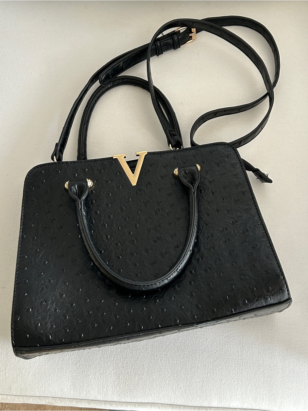 ”Crossi” New York Crossbody Handbag in Black Vegan Leather EUC!